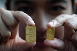Hari Ini Harga Emas Antam Turun Rp 1.000/Gram